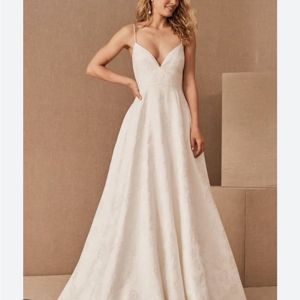 Elegant Cream Spaghetti Strap Dress